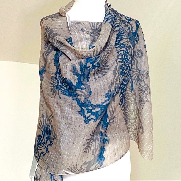 NEW without TAGS Elegant Wrap w Abstract Print - Picture 1 of 7